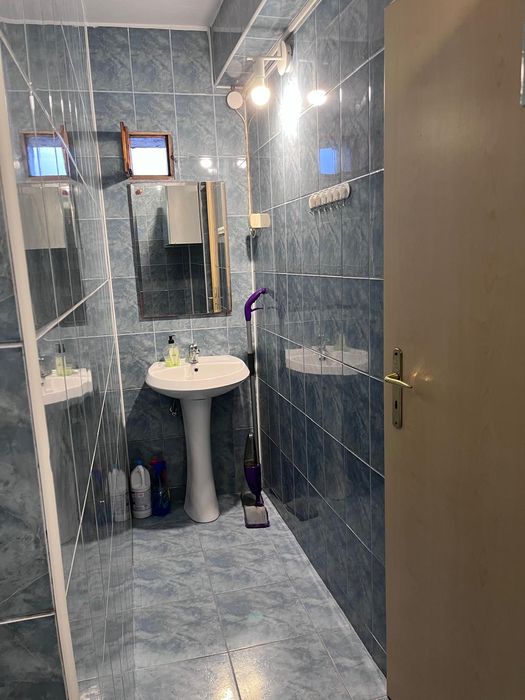 Inchiriez garsoniera