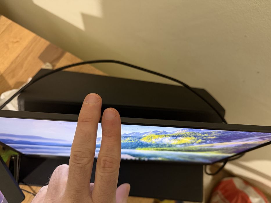 Продавам USB портативни монитори