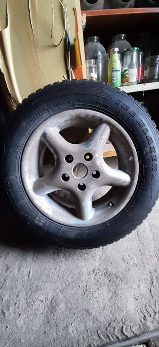 Шины с дисками в комплекте.