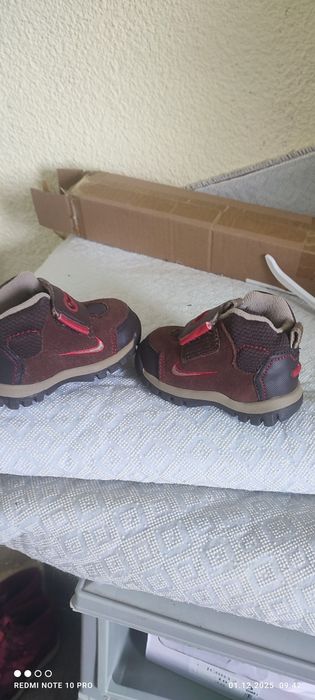 Оригинални детски зимни боти Nike, размер EU 18.5 / UK 2 / US 2.5 / CM