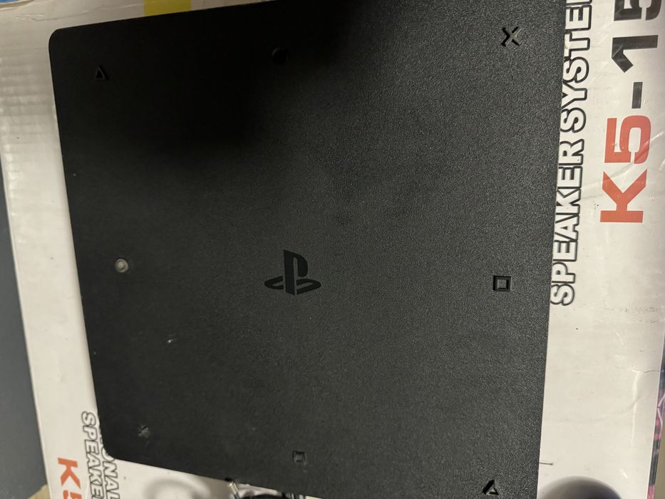 конзола sony Ps 4 slim 500gb + God of war