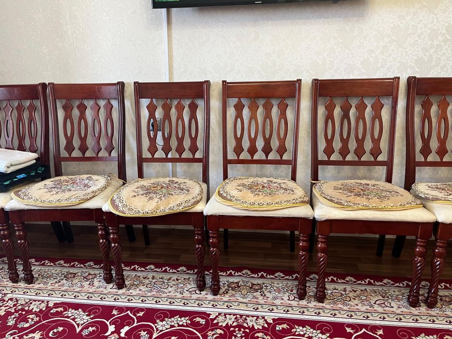 Продается стулья, дерево