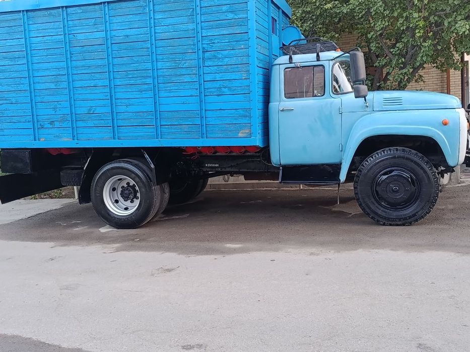 Zil 130 yuk Furgon mashina sotiladi