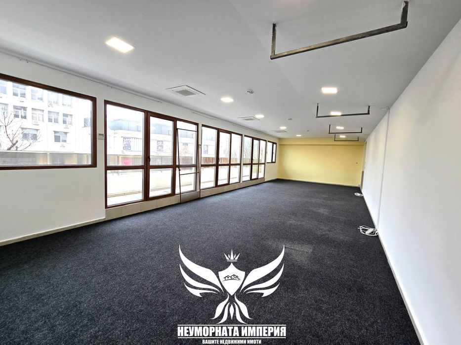 Под наем 107кв.м. на 4 етаж - зала за събития/помещение, офис студио, салон, ателие в град Асеновград топ център