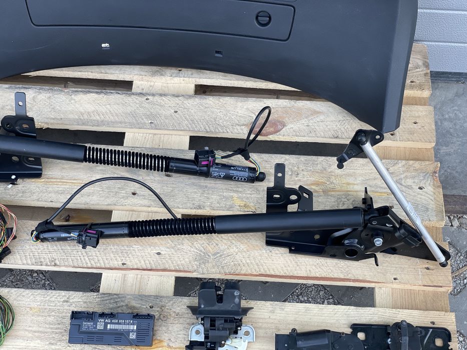 Комплект Автоматичен багажник AUDI A7 4G