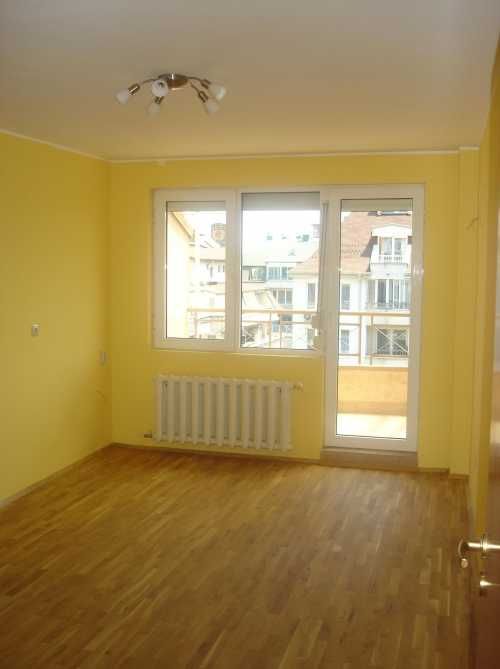 Дава се под наем Тристаен апартамент в София, Хладилника - 140 кв.м за 375 € - Снимка #3