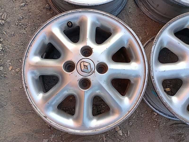 Продам оригинальные легкосплавные диски на Renault.