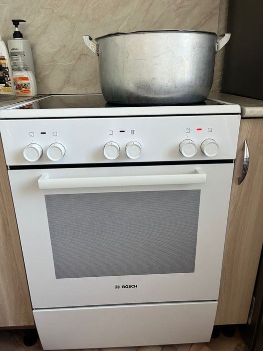 Продам электрическую плиту