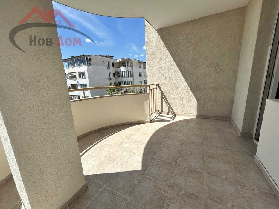 Просторен тристаен в кв. Акация