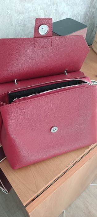 Новая кожаная сумка