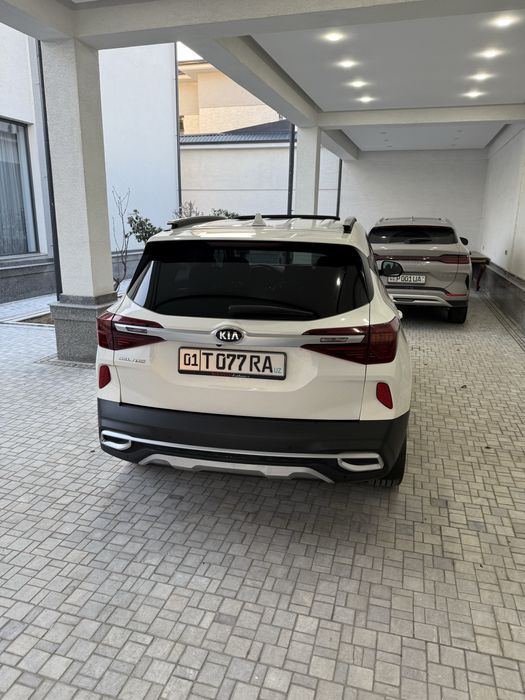 Kia seltos srochna sotiladi