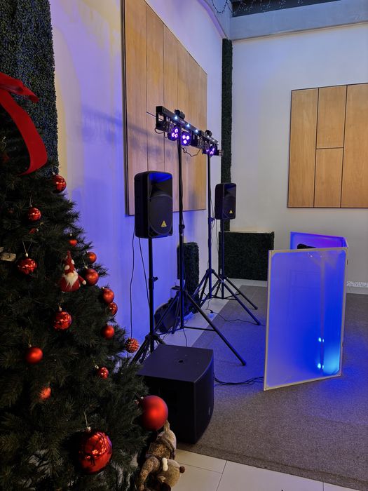 Dj pentru evenimente boxe lumini