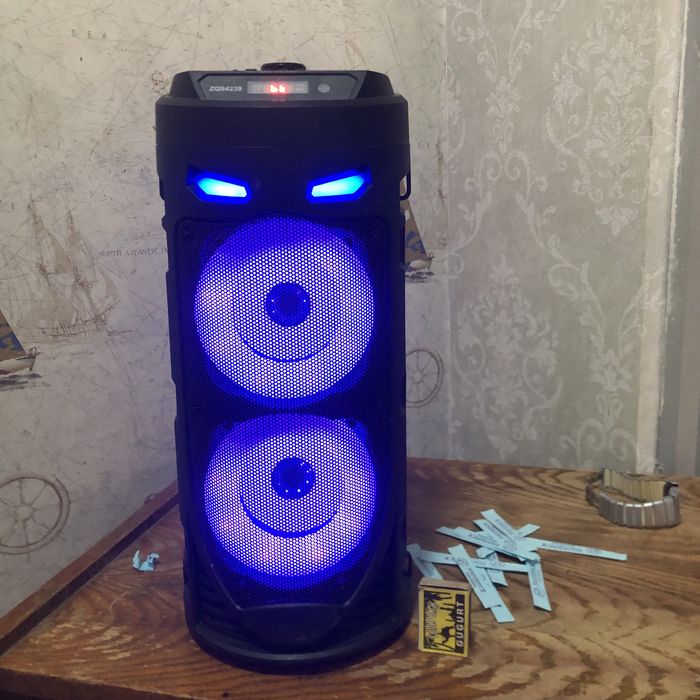 Колонка Музыка громкая