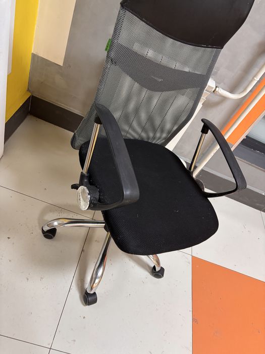 Продам  Конференц кресло