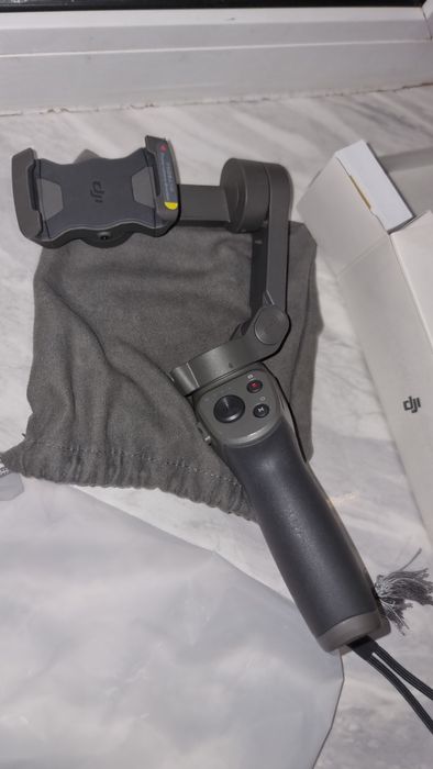 Продам стабилизатор dji osmo mobile 3