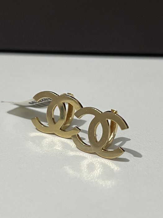 Золотые сережки Шанель