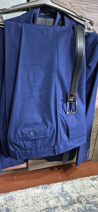 Продам мужской костюм