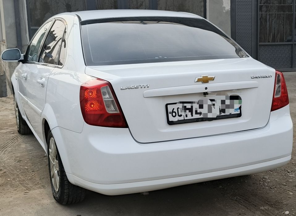 Chevrolet Lacetti sotiladi minishka tayor