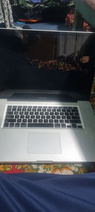 Macbook pro 17 inch 2011