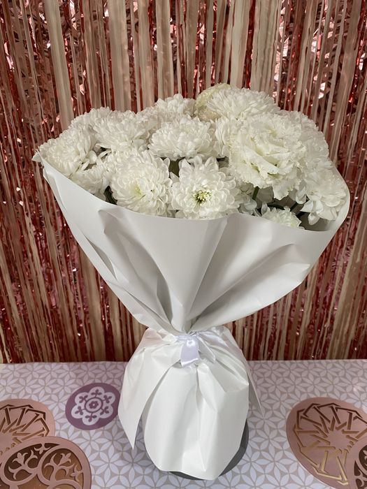 Свежий   букет  хризантемы  продам .