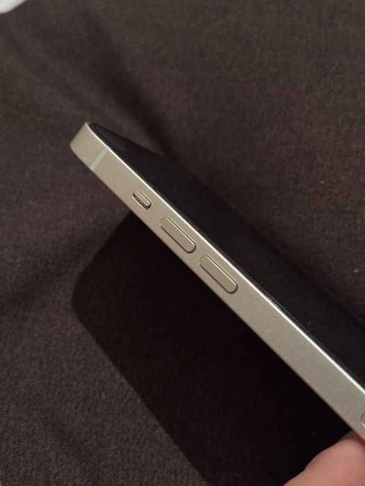 Продам Iphone 13 128