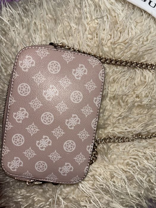 Чанта Guess NOELLE