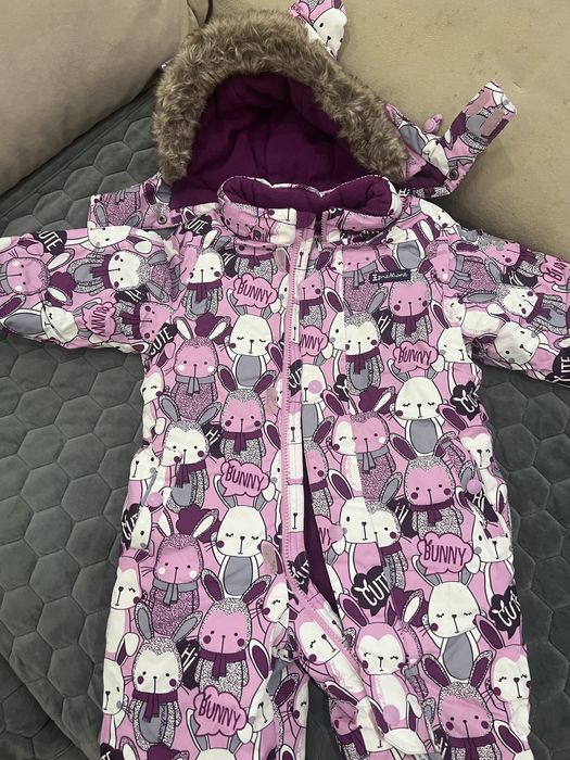 Продам зимний комбинезон для девочкии