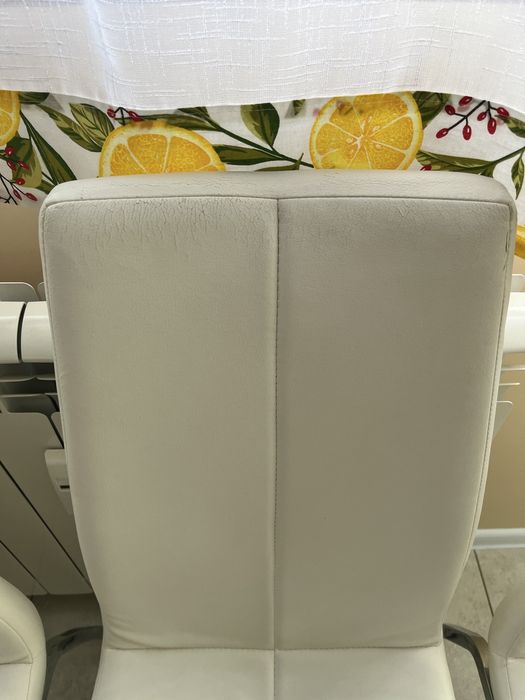 Столове, цвят Бял,