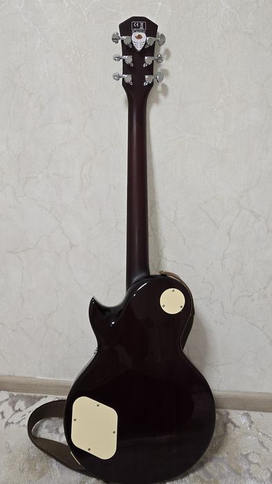 Продам электрогитару