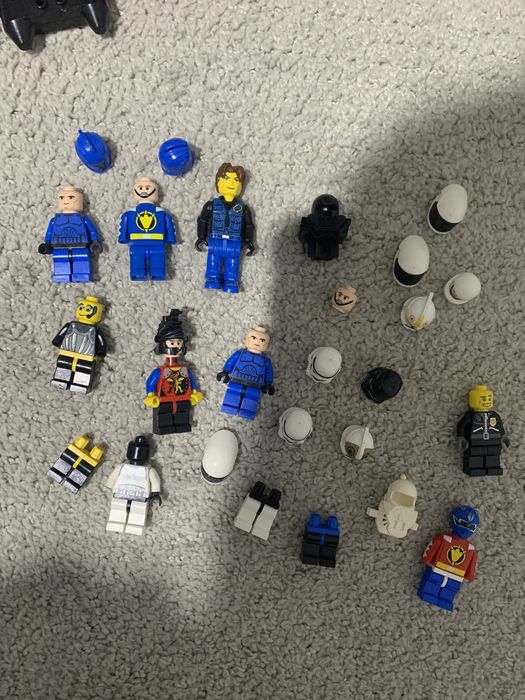 Lego Vrac Aproximativ 2 kg + Figurine