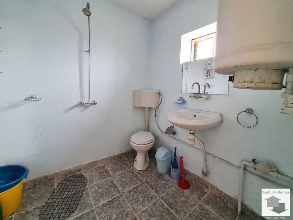 145269 Две къщи в един двор за продажба в гр. Полски Тръмбеш