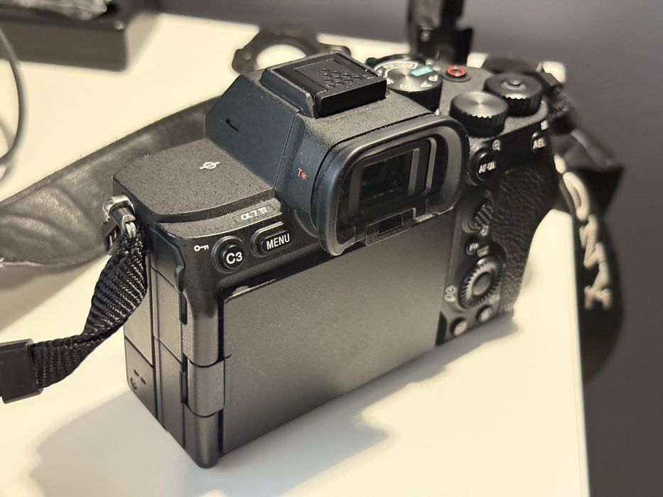 Sony a7 IV - тяло [само на 26к]