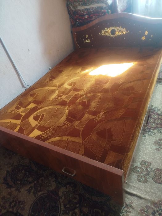 Диван полуторка .