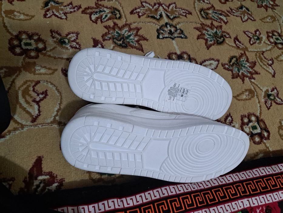 Angliyadan krasovka olib keldim