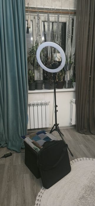 Лампа кольцевая б/у