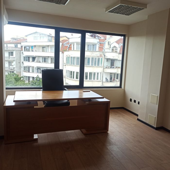 Дава се под наем Офис в Казанлък - 21 кв.м за 142.8 € - Снимка #2