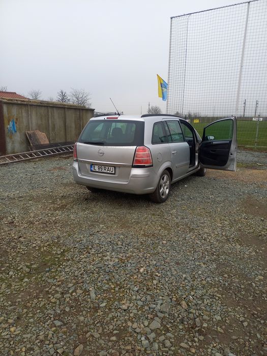 Vând ,opel zafira,sau schimb cu Logan după 2008.