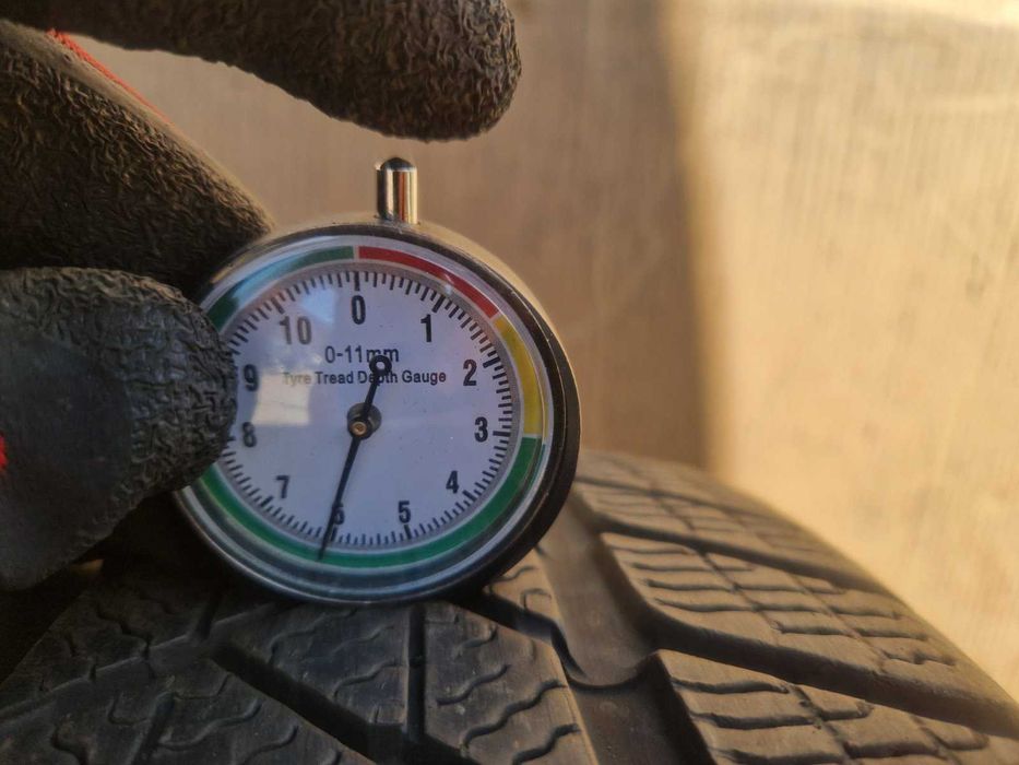 2 Pirelli R19 225/45 Зимни гуми  DOT2620