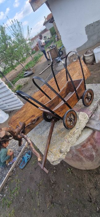 Дървена декорация