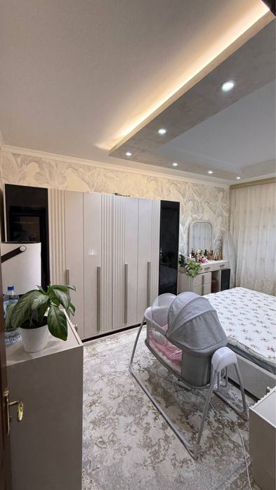 Sergeli 4/2/7 sotiladi srochni