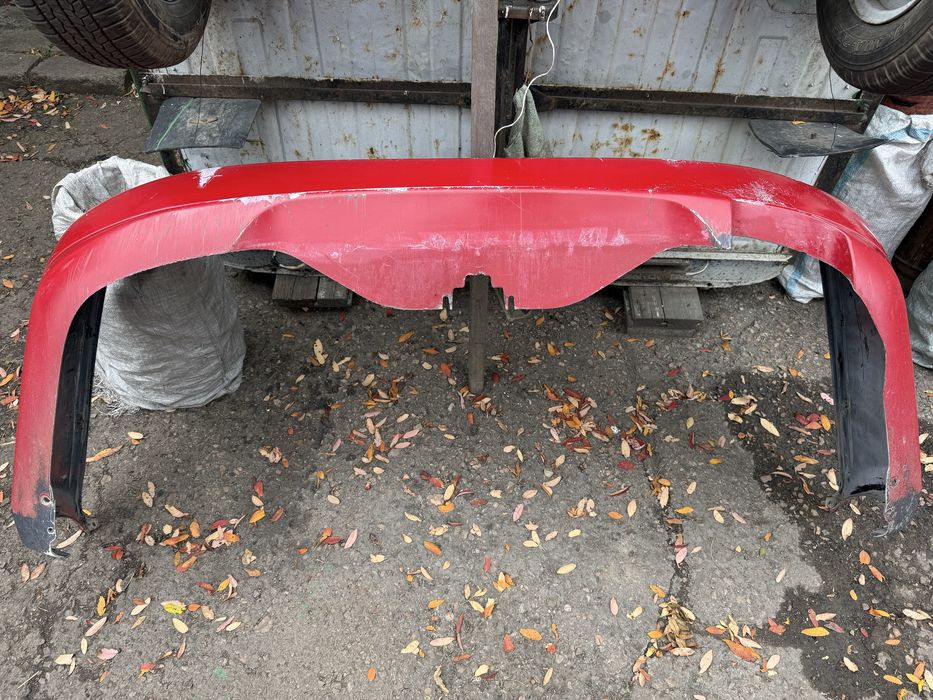 Продам бампер на Mitsubishi Carizma