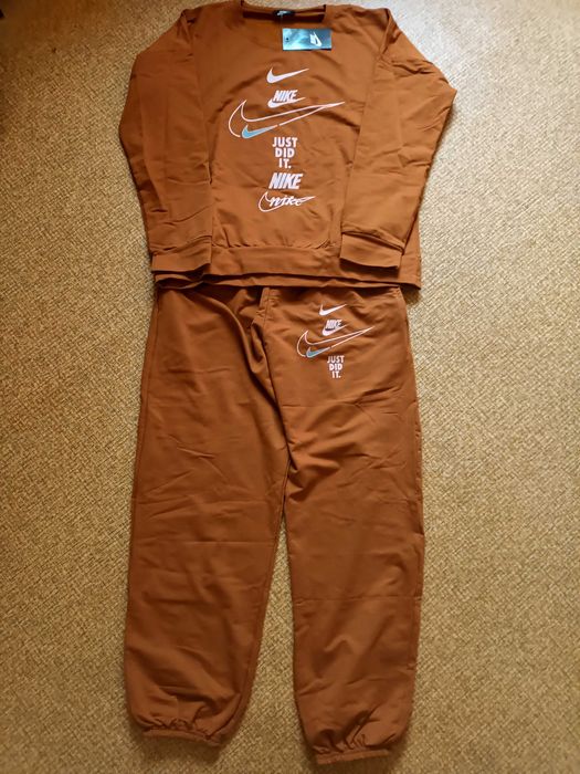 Продавам нови спортни екипи NIKE и ADIDAS