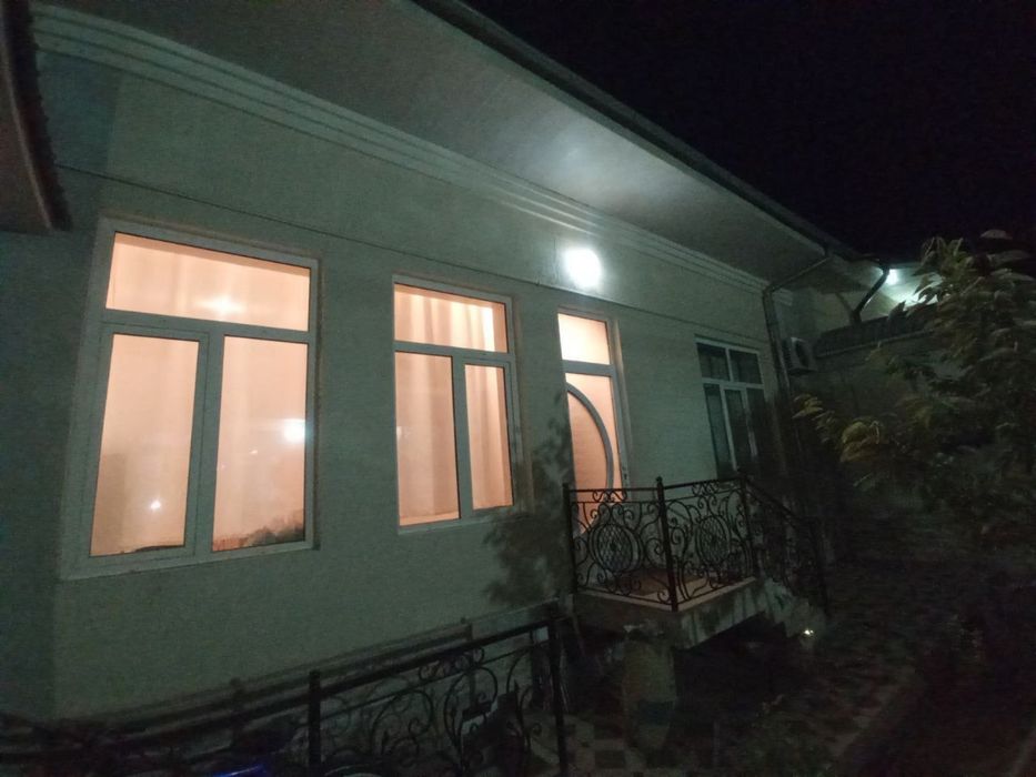 BezMakler sheriklikga qizlarga hovli ijaraga beriladi etro yonida