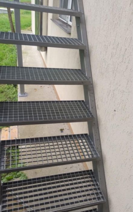 Trepte zincate galvanizate