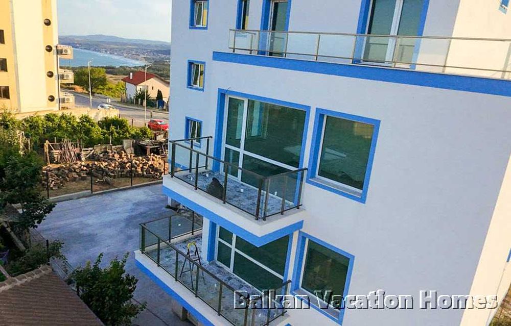 Двустаен апартамент в новопостроена сграда близо до плажа в Бяла