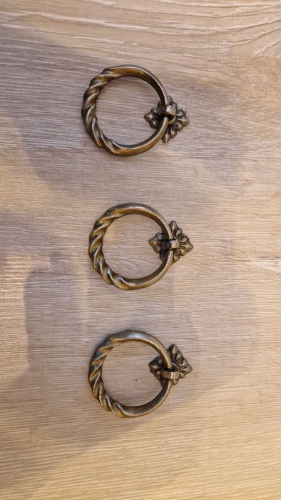 Масивни метални бронзови старинни дръжки