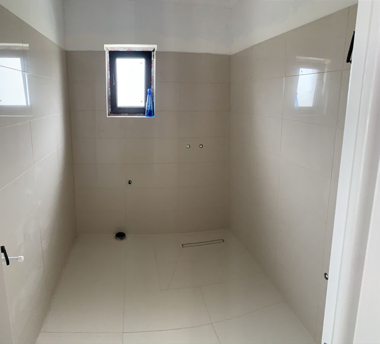 Casa in sabareni str asfaltata