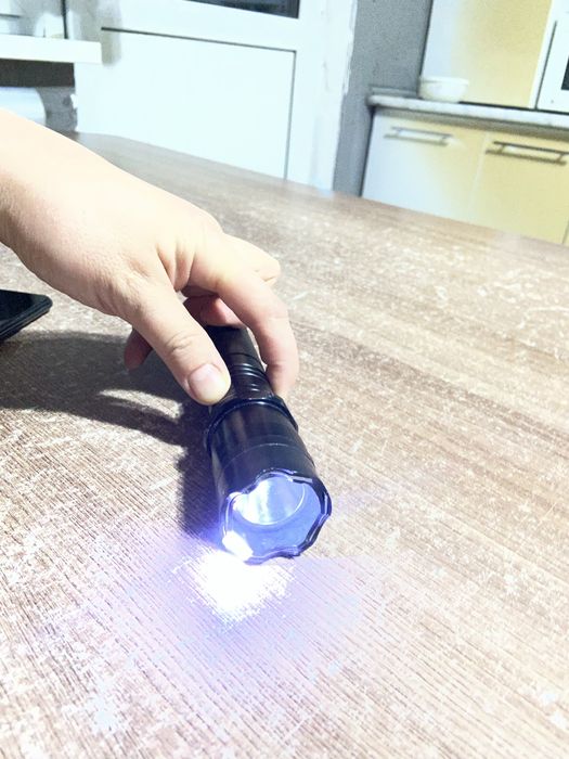 Продам фонарик с электрошоком