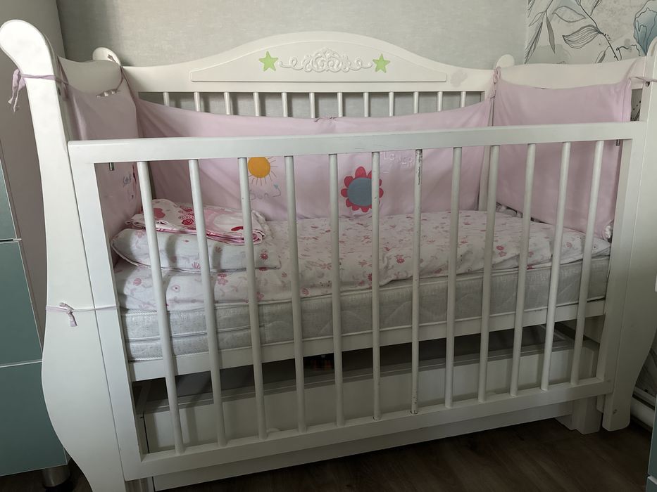 Детская кроватка