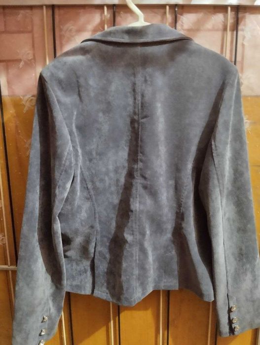 Пиджак серый женский.
